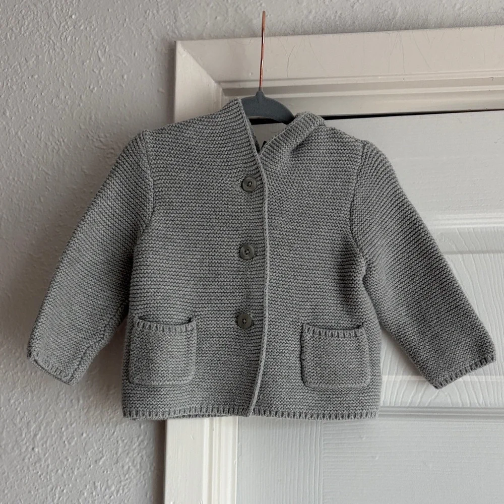 Baby GAP 6-12m Gray Knit Bear Hooded Sweater